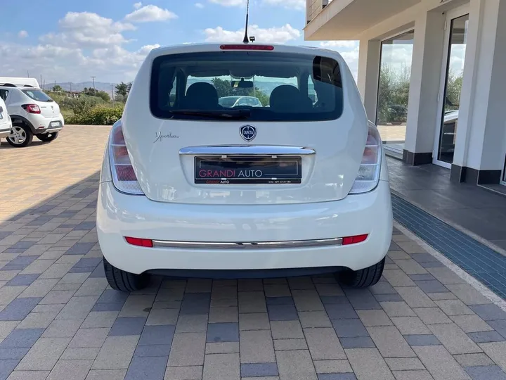 Lancia Ypsilon