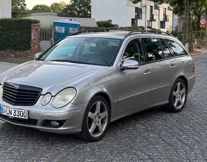 Mercedes-Benz E 220