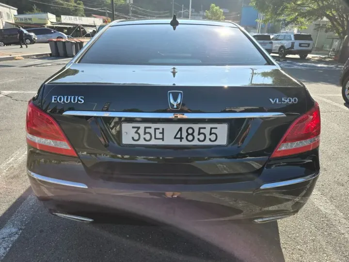 Hyundai Equus