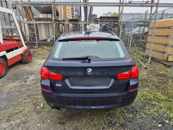 BMW 323