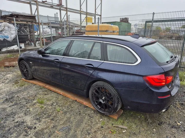 BMW 323