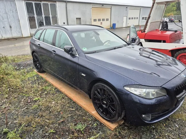 BMW 323