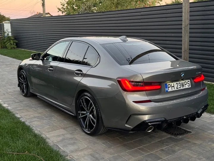 BMW 330