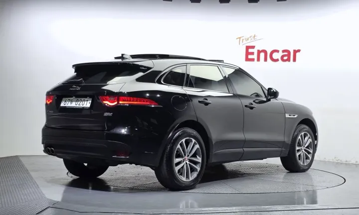 Jaguar F-PACE