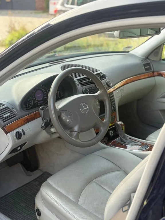 Mercedes-Benz E 200