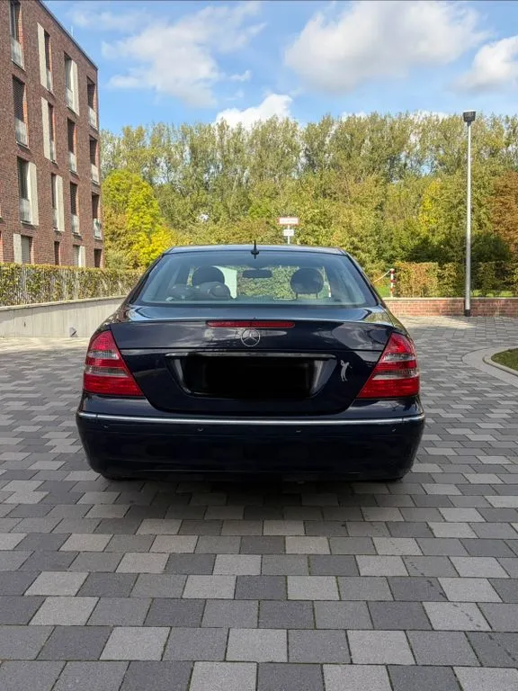 Mercedes-Benz E 200