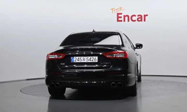 Maserati Quattroporte