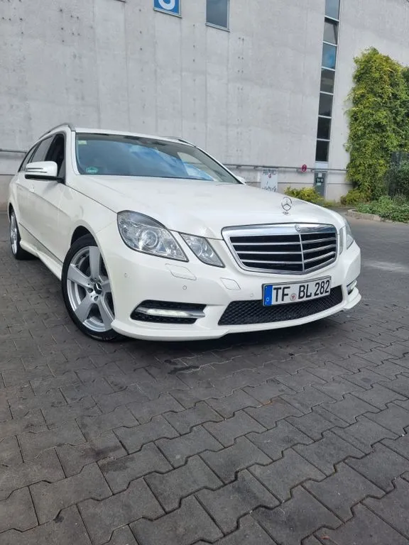 Mercedes-Benz E 300