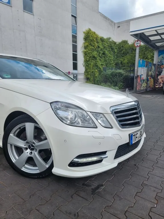 Mercedes-Benz E 300