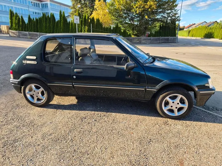 Peugeot 205
