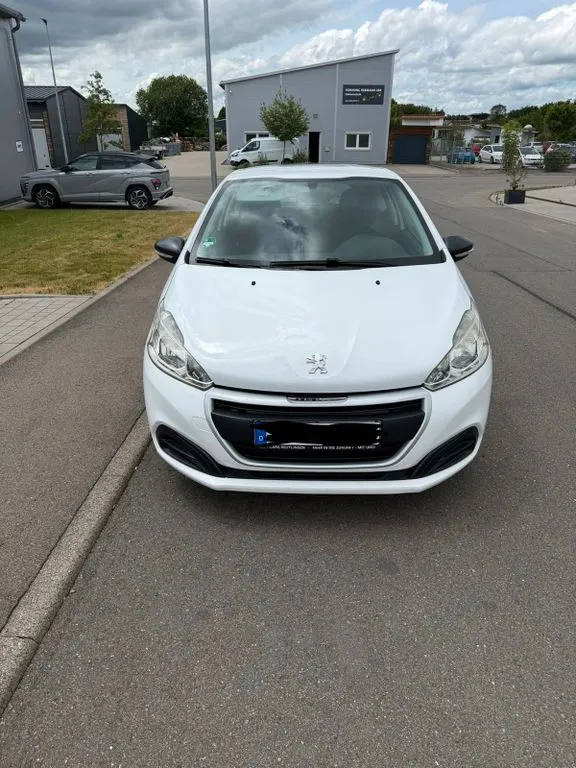 Peugeot 208