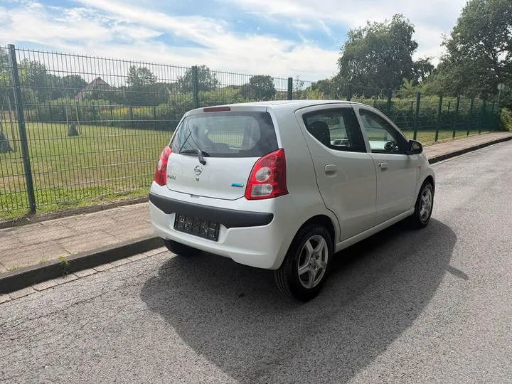 Nissan Pixo