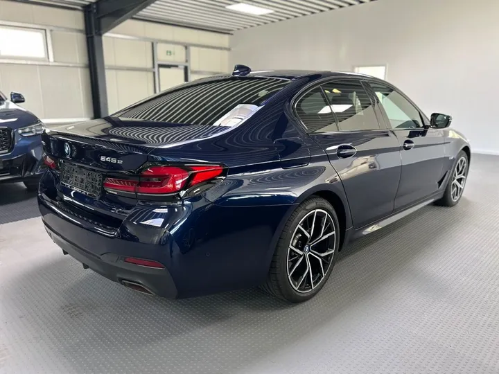 BMW 545