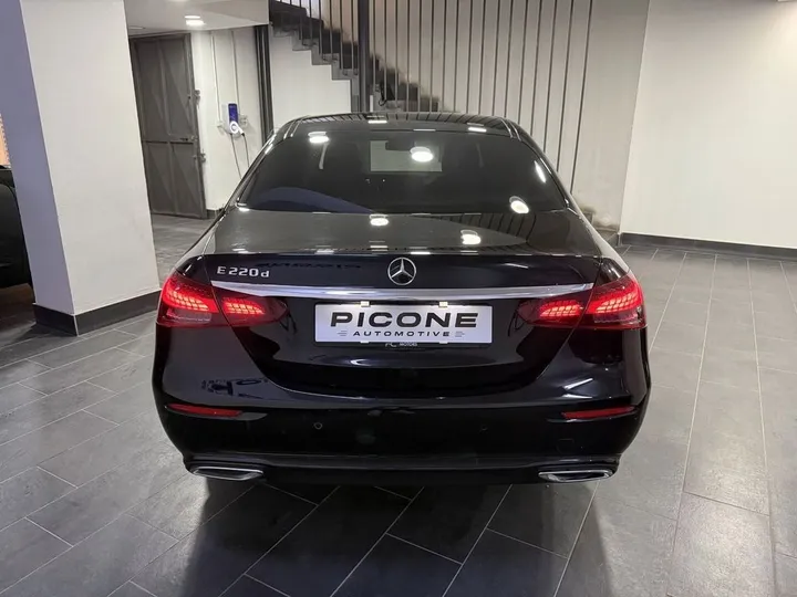 Mercedes-Benz E 220