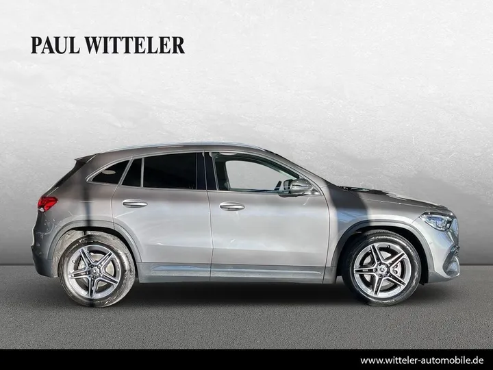 Mercedes-Benz GLA 220