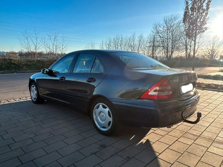 Mercedes-Benz C 320