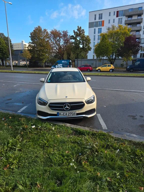 Mercedes-Benz E 200