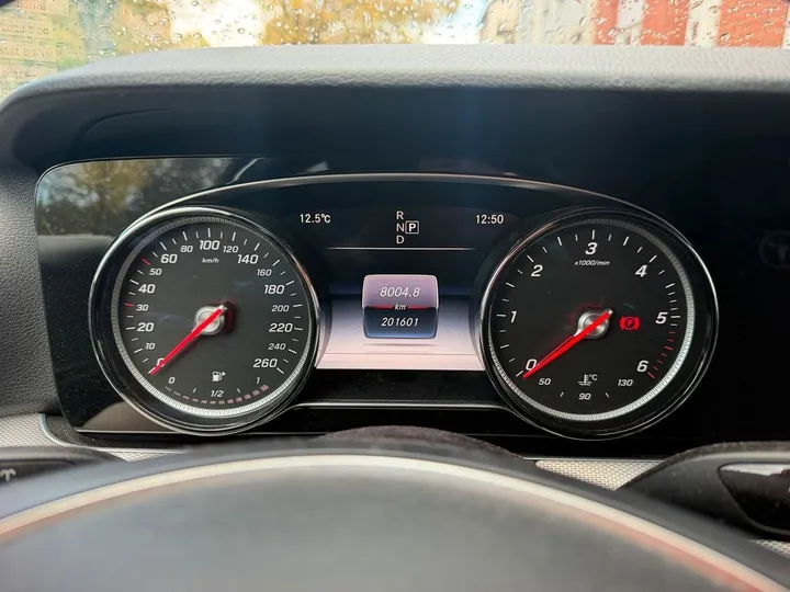 Mercedes-Benz E 220