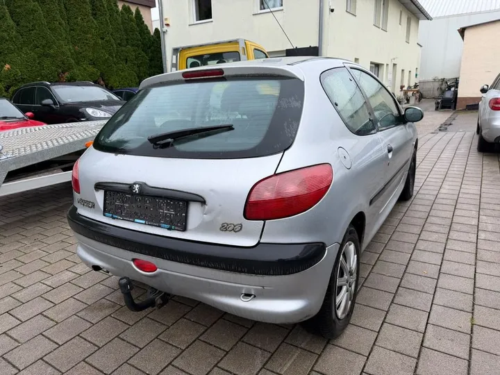 Peugeot 206