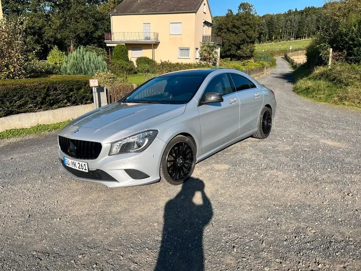 Mercedes-Benz CLA 180