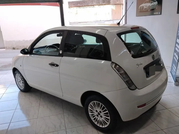 Lancia Ypsilon