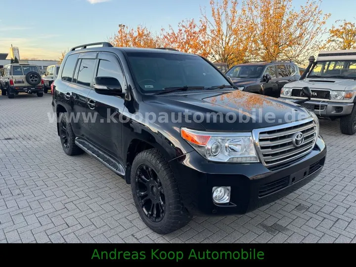 Toyota Land Cruiser