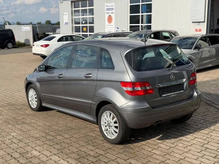 Mercedes-Benz B 170