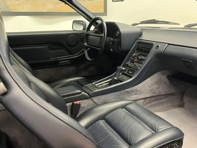Porsche 928