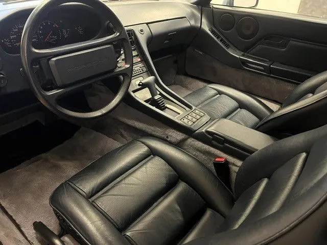 Porsche 928