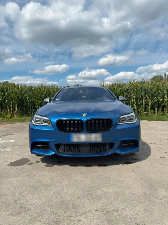 BMW M550