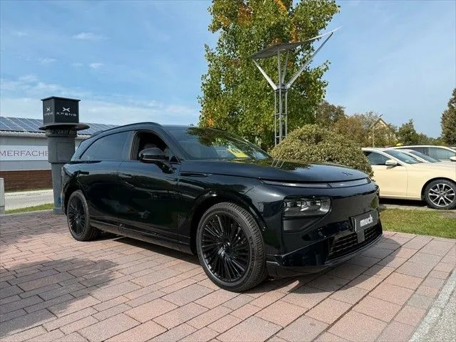 XPENG G9