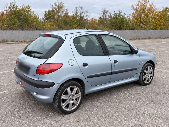 Peugeot 206