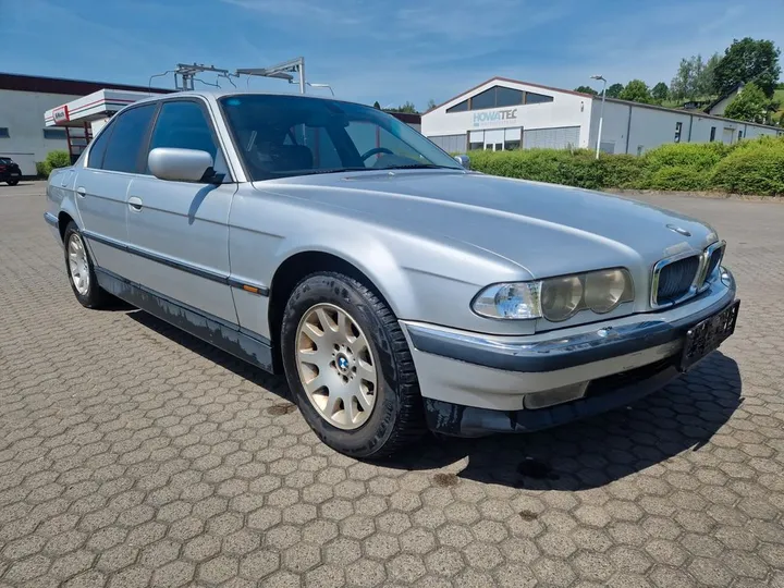 BMW 735