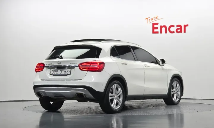 Mercedes-Benz GLA-Class
