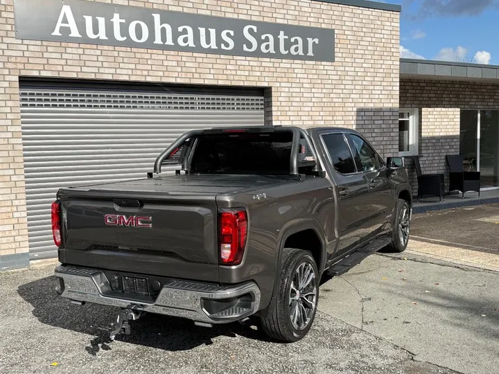 GMC Sierra