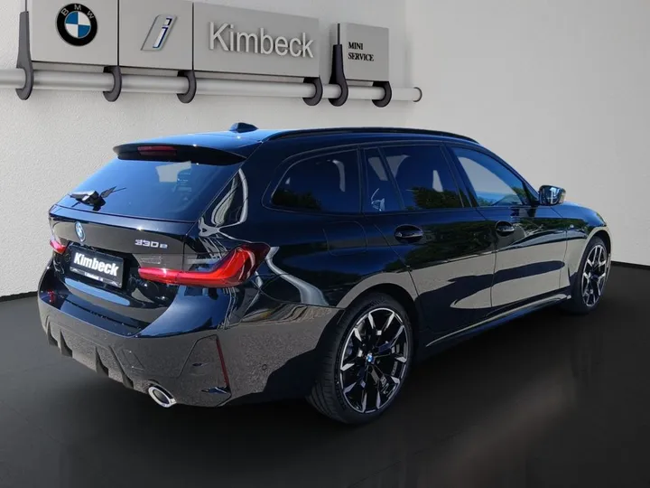 BMW 330