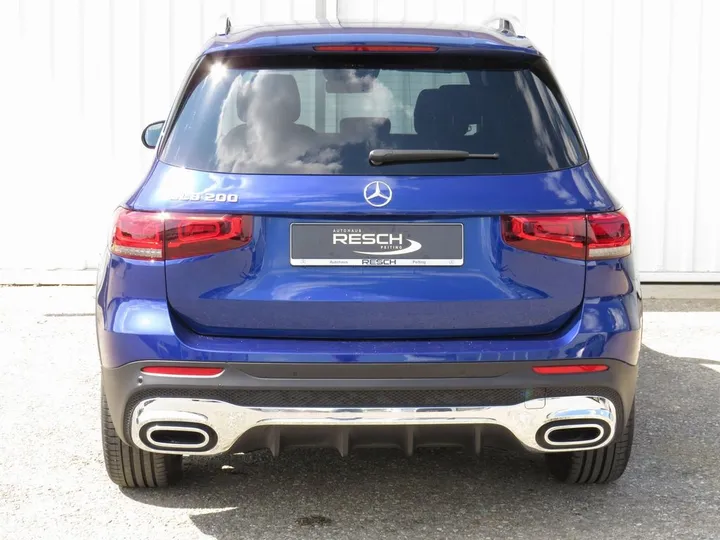 Mercedes-Benz GLB 200