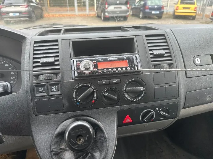Volkswagen T5 Kombi