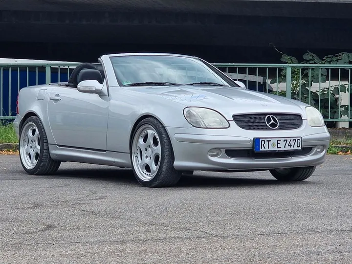 Mercedes-Benz SLK 230