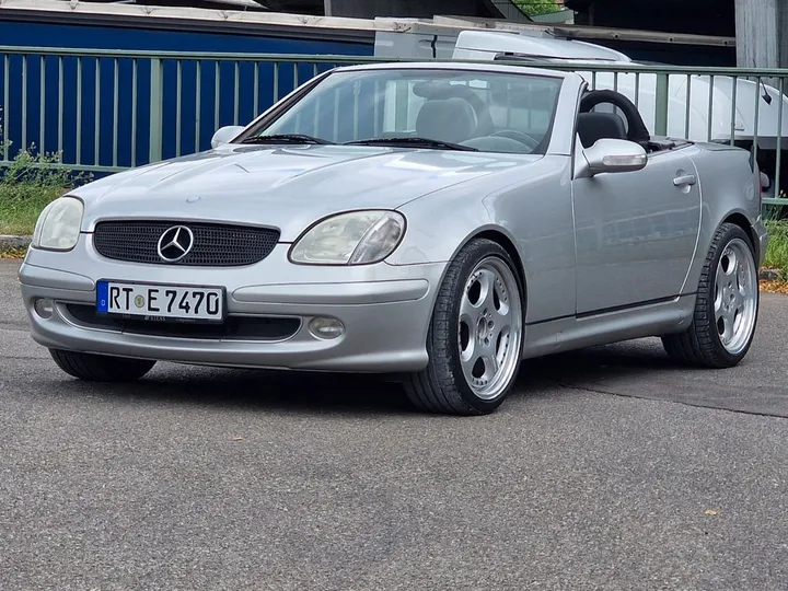 Mercedes-Benz SLK 230