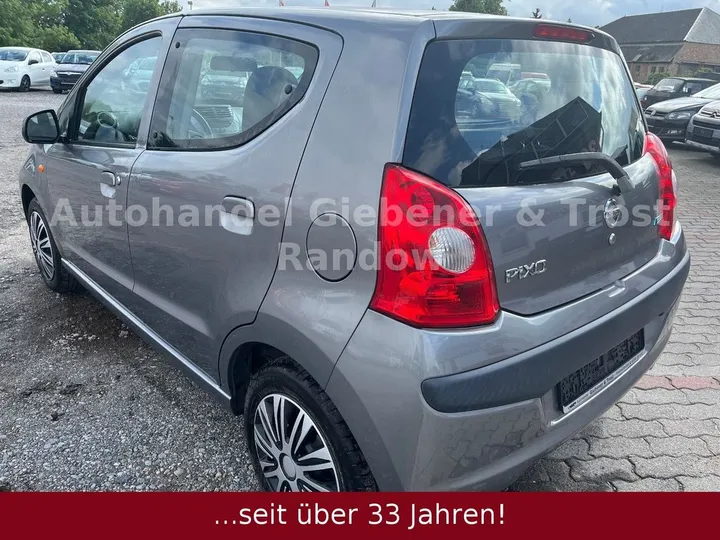 Nissan Pixo