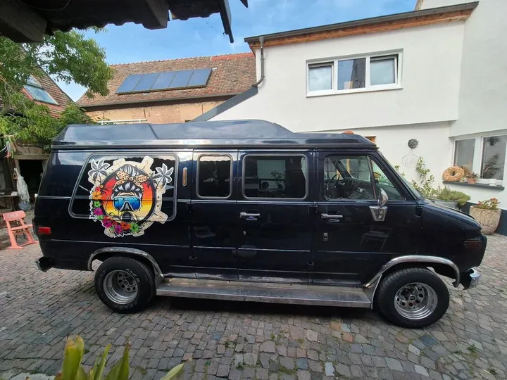 Chevrolet Chevy Van