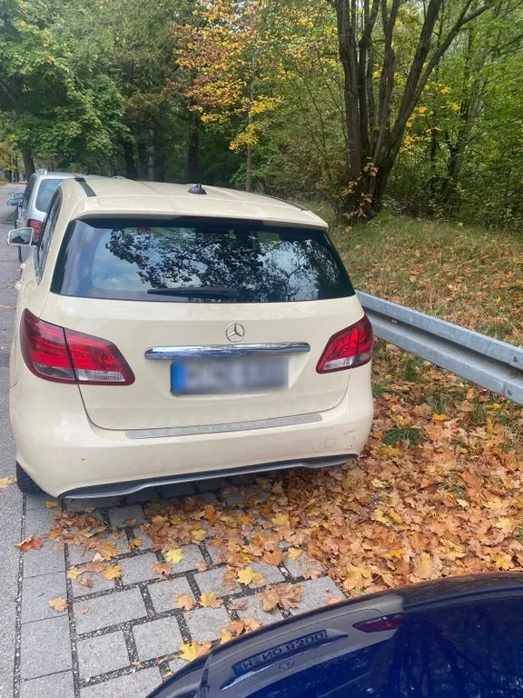 Mercedes-Benz B 180