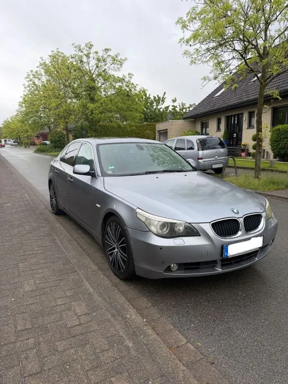 BMW 525