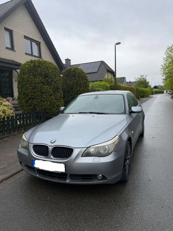 BMW 525