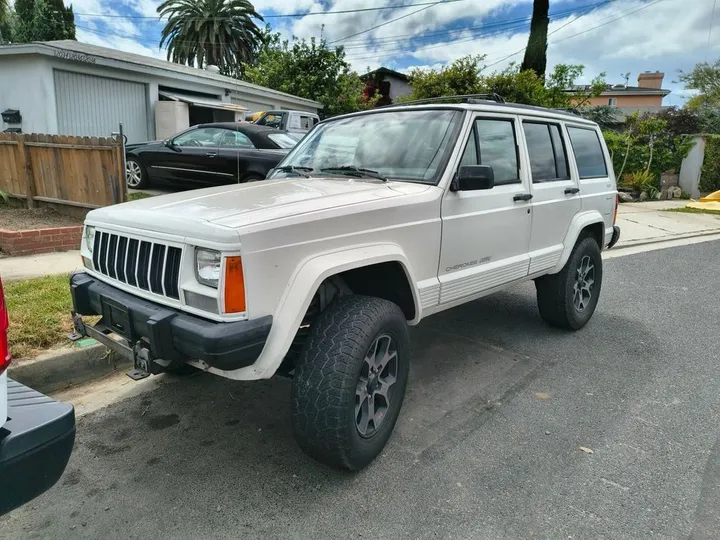 Jeep Cherokee