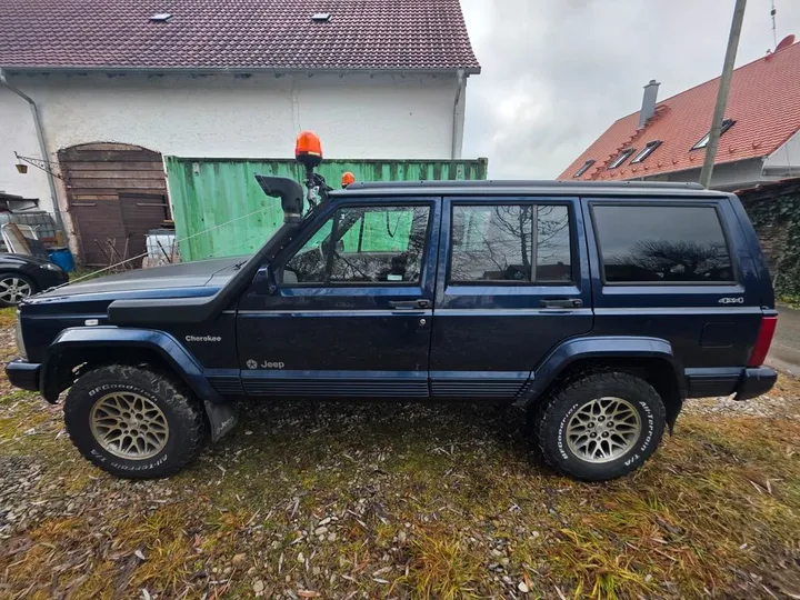 Jeep Cherokee