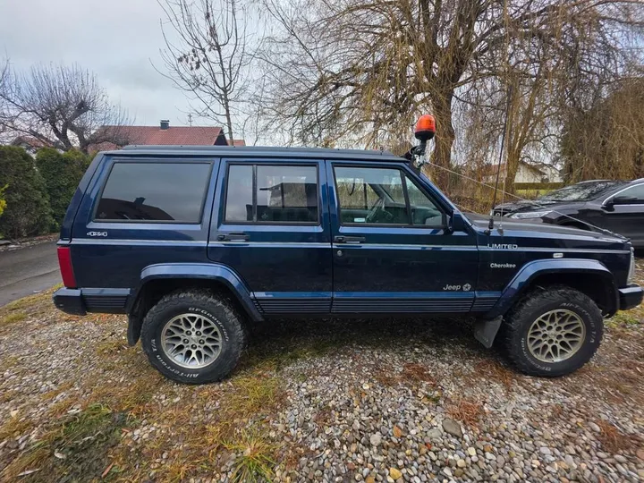 Jeep Cherokee