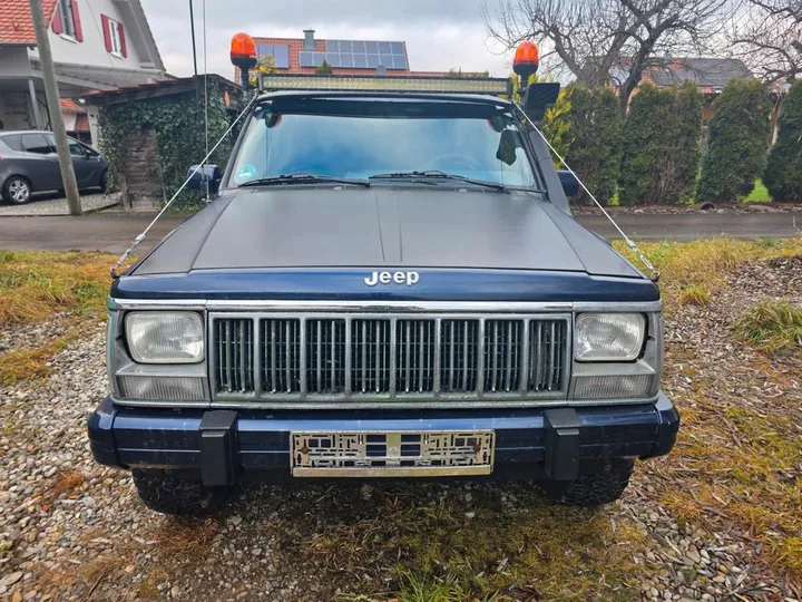 Jeep Cherokee