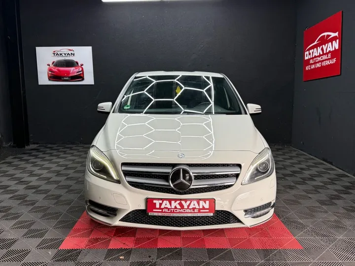 Mercedes-Benz B 200